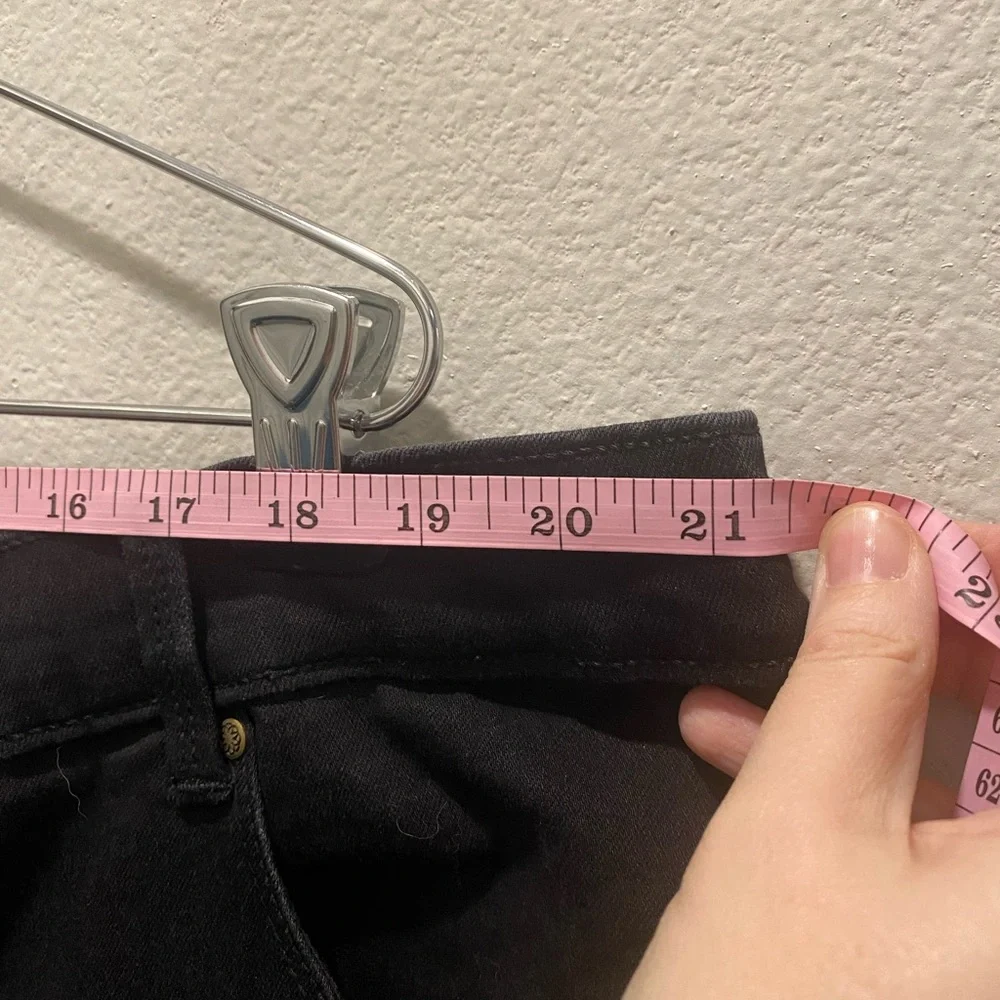 Women's Petite Plus Black Jeans - Picture 4 of 5